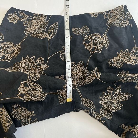 Tommy Bahama Silk Black Tan Floral Embroidery Straight Crop Pants Size 6 - Picture 13 of 15